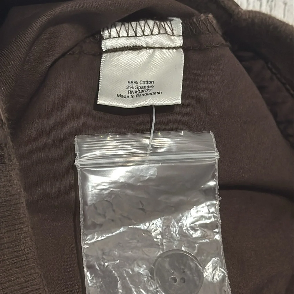 St. John's Bay Brown Lightweight Cargo Shorts - Picture 5 of 5